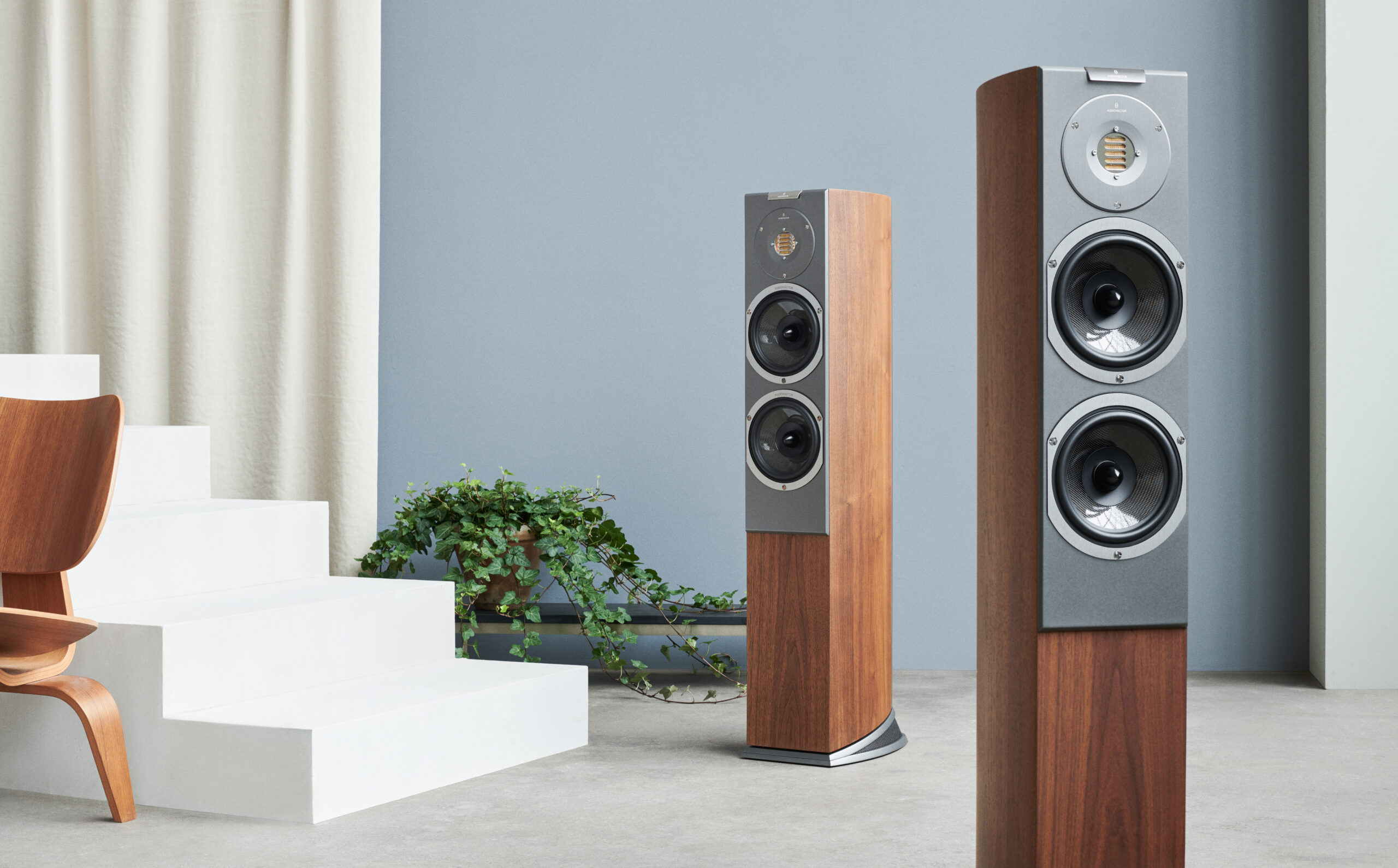 Audiovector R3 golvhögtalare