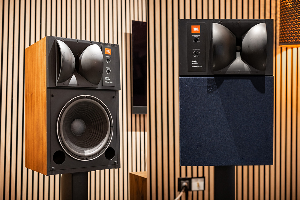 Begagnad JBL högtalare Model 4425