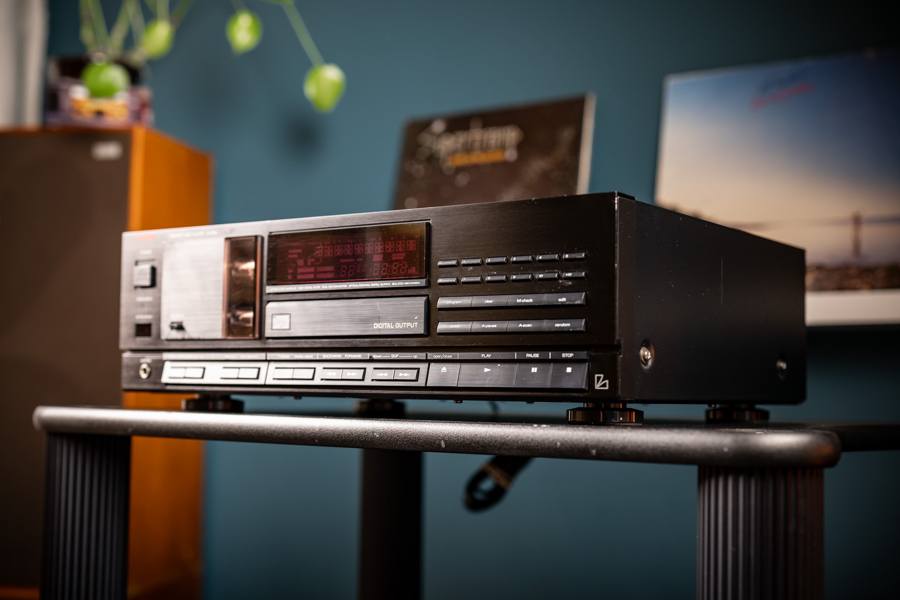 Begagnad Luxman LV-105U