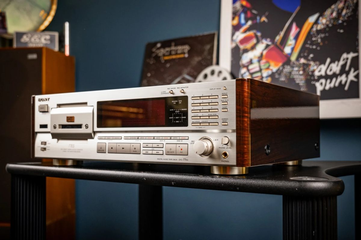 Begagnad Sony DTC-77ES DAT