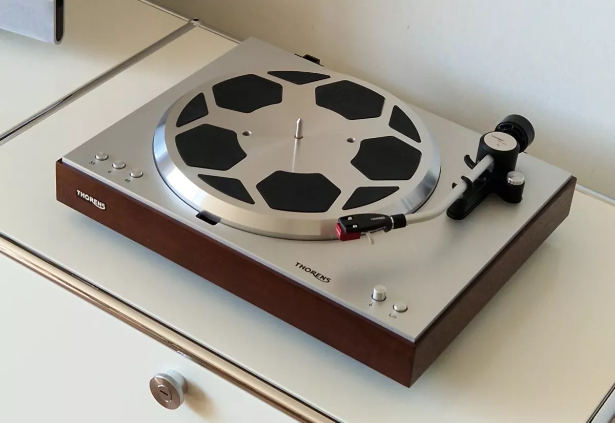 Thorens TD 404 DD