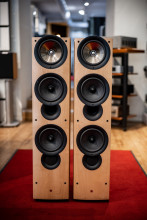 Begagnad KEF iQ9